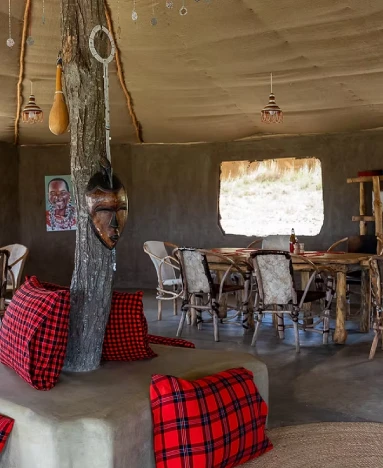 Osiligilai Maasai dining
