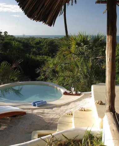 Ras Kutani Beach Lodge pool