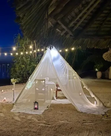 Zanzi Resort dining